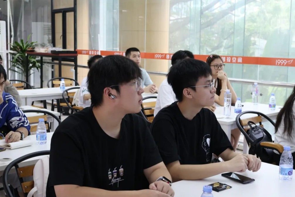 哈工大師生走進美信檢測聽講座