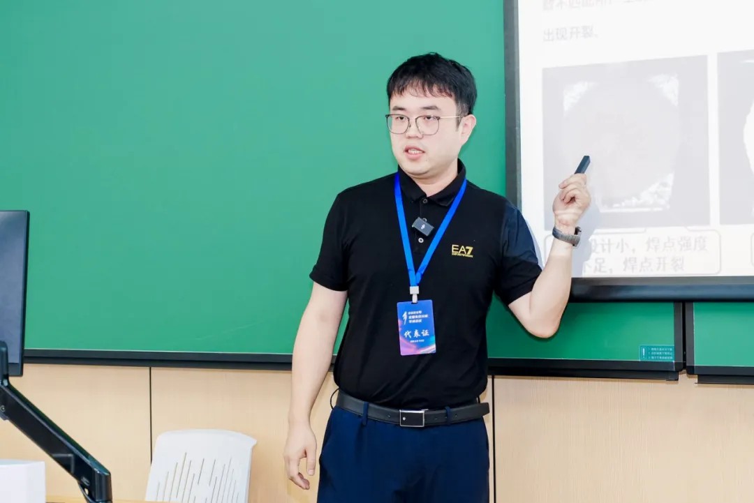中航工業(yè)計(jì)算所工藝技術(shù)專家組副組長(zhǎng)王東